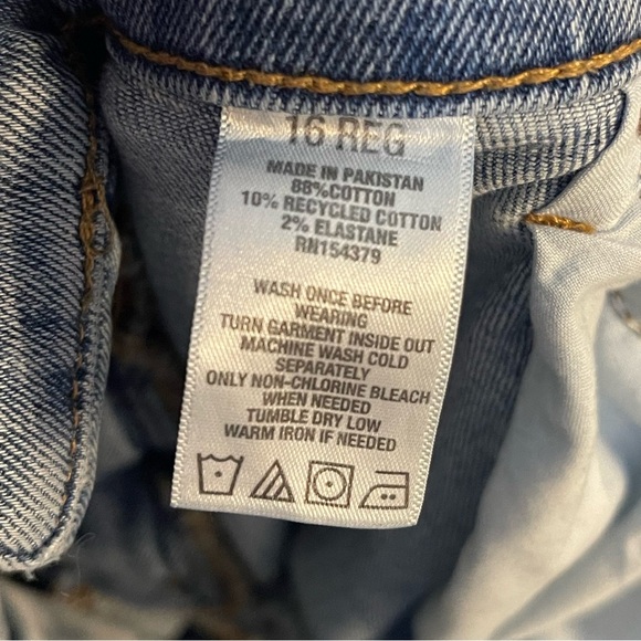 Aeropostale Light Blue Distressed Cropped Curvy Mom Jeans - Picture 5 of 8